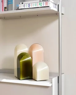 Parade table lamp 320 fra Hay