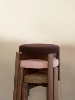 Passage Stool, upholstered fra Audo Copenhagen