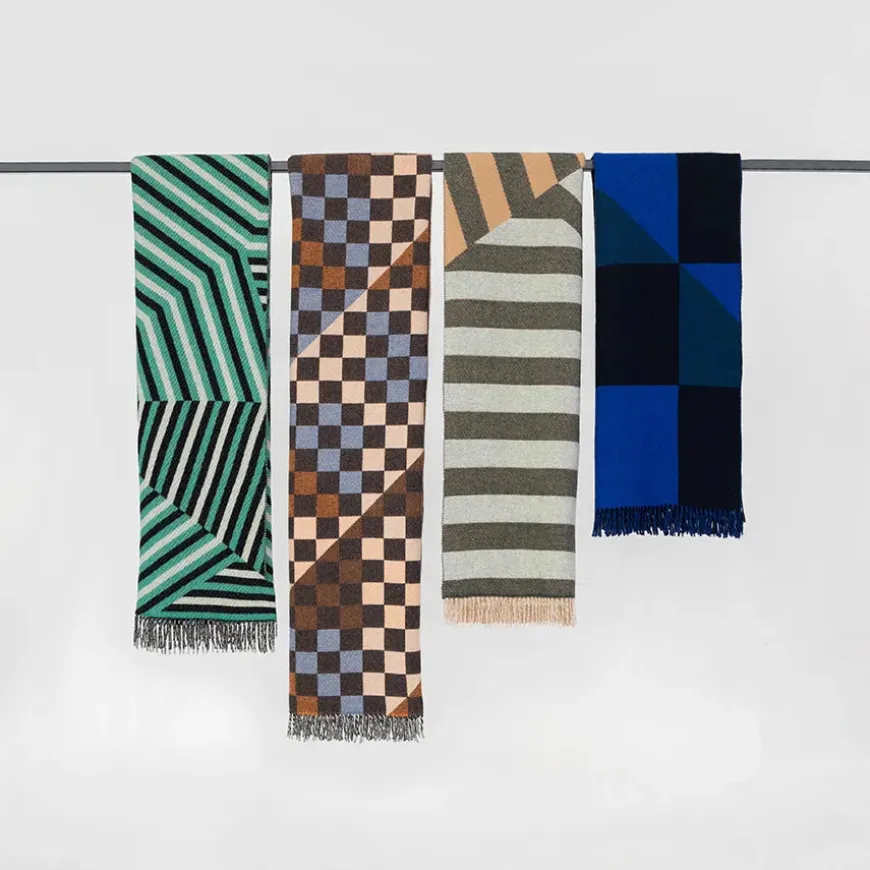 Patch Plaid, leaf/egg/jet fra raawii