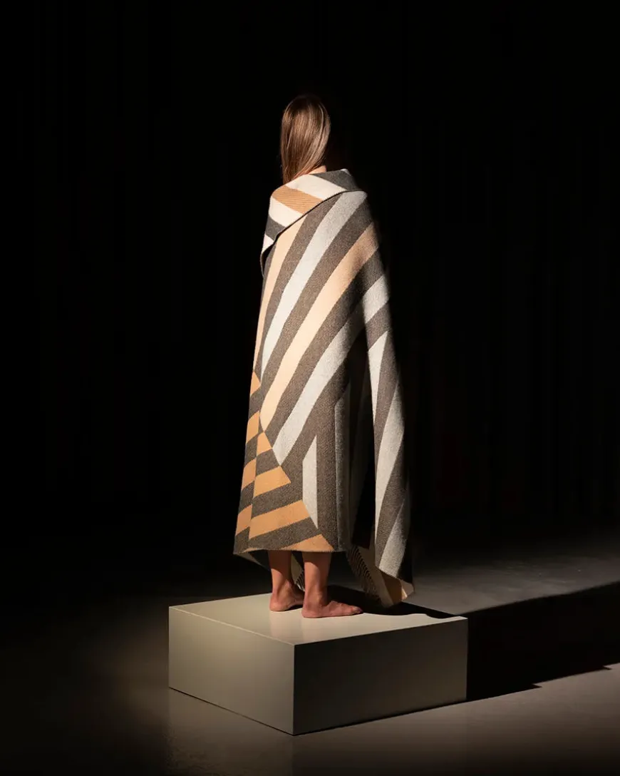 Patch Plaid, leaf/egg/jet fra raawii