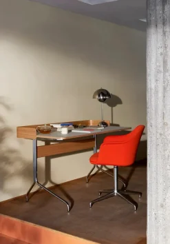 Pavilion Skrivebord AV16 fra &Tradition