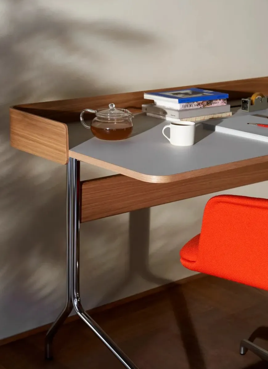 Pavilion Skrivebord AV17 fra &Tradition