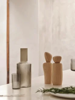 Pebble Grinder, Dark Brown fra Ferm Living