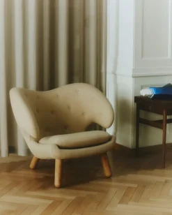 Pelikan stol, eg klar olie af Finn Juhl