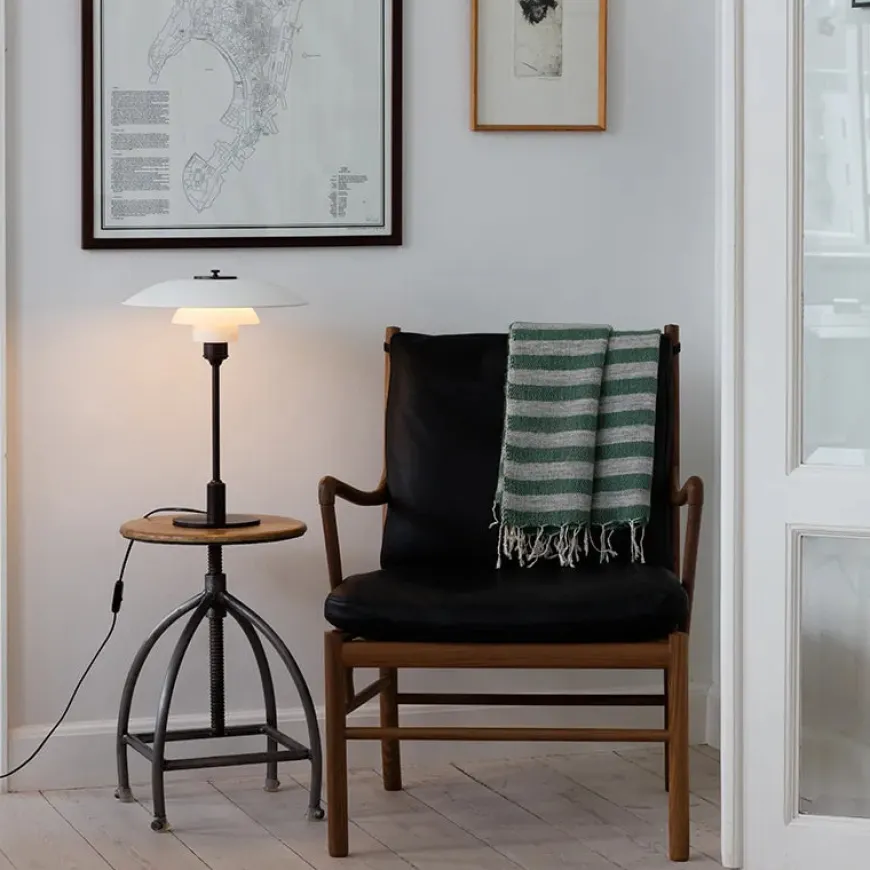 PH 3½-2½ Bordlampe, gul af Poul Henningsen