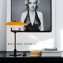 PH 3½-2½ Bordlampe, rød af Poul Henningsen