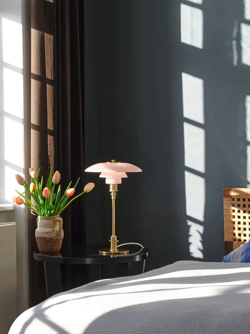 PH 3/2 Pale Rose Bordlampe fra Louis Poulsen