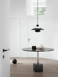 PH 5 Pendant, Monochrome Pale Blush af Poul Henningsen