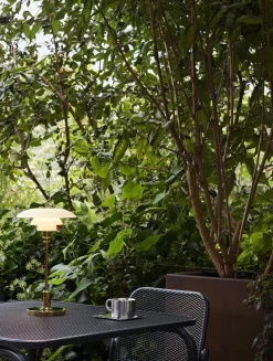 PH 2/1 Portable Bordlampe, krom fra Louis Poulsen