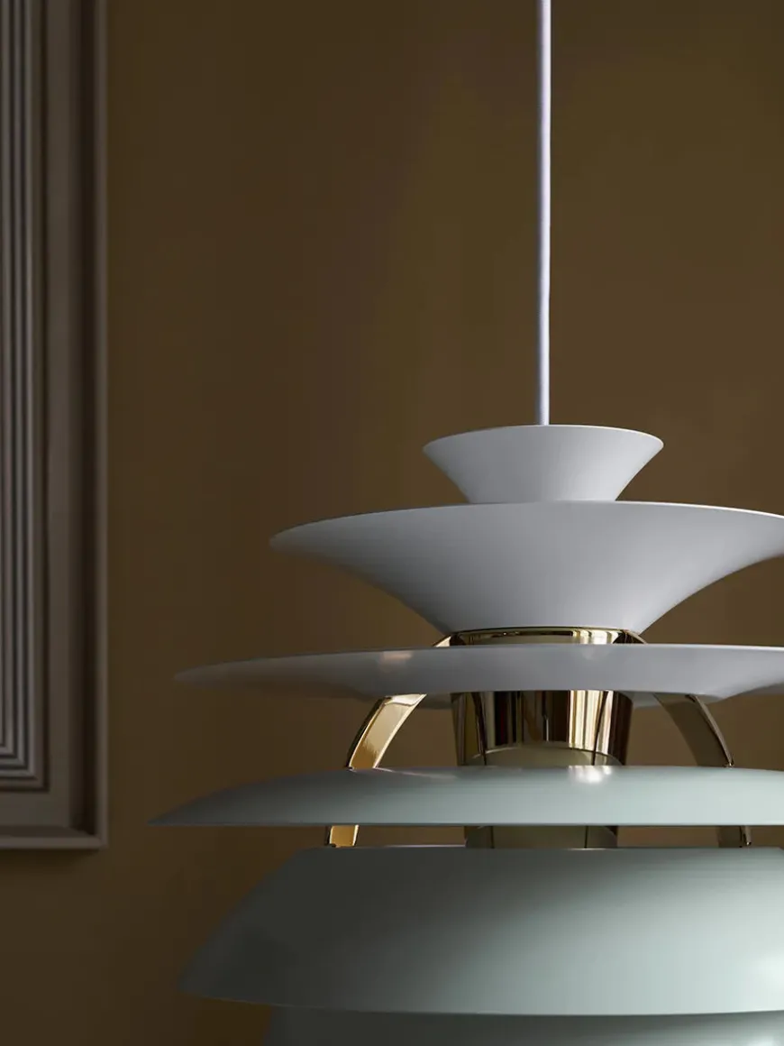 PH Snowball, dusty blue/brass af Poul Henningsen