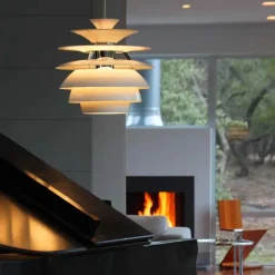 PH Snowball, soft white/brass af Poul Henningsen