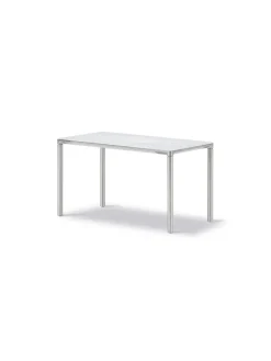 Piloti Bord, hvid carrara fra Fredericia Furniture