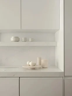 Pisu 02 Cup, vanilla white fra Louise Roe