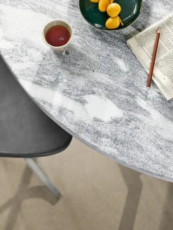 PK54 Bord af Poul Kjærholm