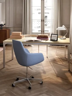 PK51 Bord af Poul Kjærholm