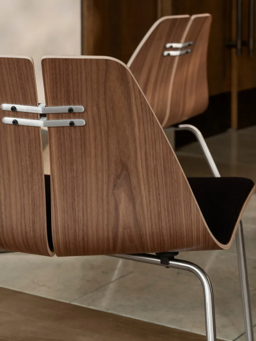 PK23 forsidepolstret, Walnut af Poul Kjærholm