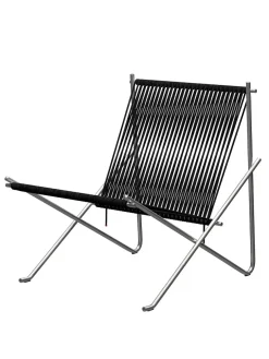 PK4 Loungestol i natur, sort stel af Poul Kjærholm