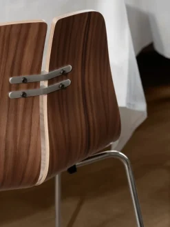 PK3 spisebordsstol, valnød af Poul Kjærholm