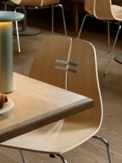 PK3 spisebordsstol, valnød af Poul Kjærholm