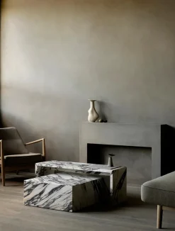 Plinth Bridge, Grey Kendzo marble fra Audo Copenhagen