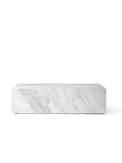 Plinth Low White Carrara marmor fra Audo Copenhagen