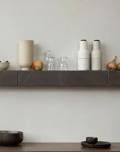 Plinth Shelf Sand Kunis Breccia marmor fra Audo Copenhagen