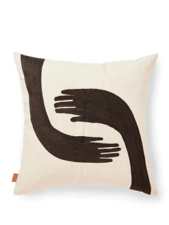 Pose Cushion fra Ferm Living