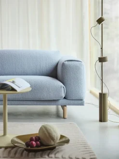 Post Floor Lamp fra Muuto