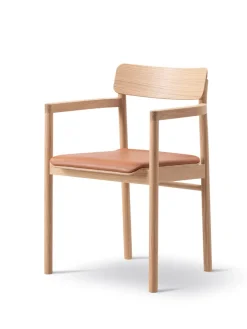 Post Spisebordsstol, sædepolstret max 95 læder fra Fredericia Furniture