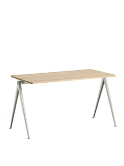 Pyramid 01 Bord fra Hay