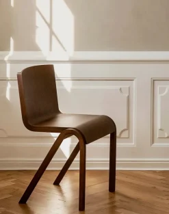 Ready Dining Chair, dark stained oak fra Audo Copenhagen