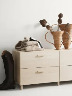 Relief Kommode, høj fra String