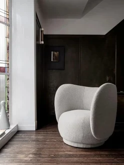 Rico Lounge Chair, bouclé i sand fra Ferm Living