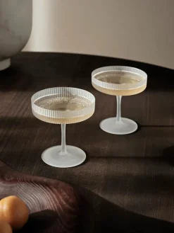 Ripple champagneglas fra Ferm Living
