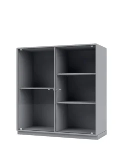 Ripple II Vitrineskab, inkl. ben fra Montana