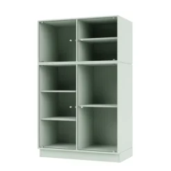 Ripple III Vitrineskab, inkl. ben fra Montana