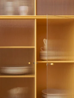 Ripple IV Vitrineskab, inkl. ben fra Montana