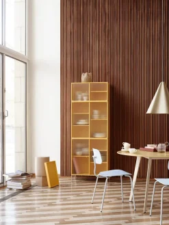 Ripple IV Vitrineskab, inkl. ophæng fra Montana