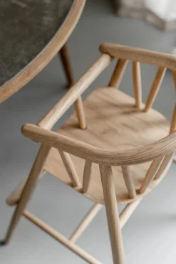 Saga Højstol, eg fra Oaklings