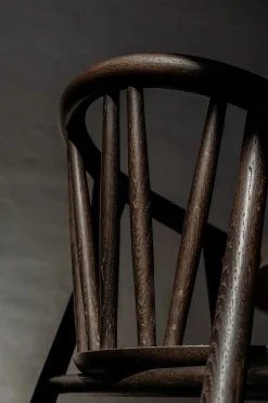 Saga Højstol, sortlakeret eg fra Oaklings