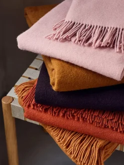 Season Plaid, beetroot fra Silkeborg Uldspinderi