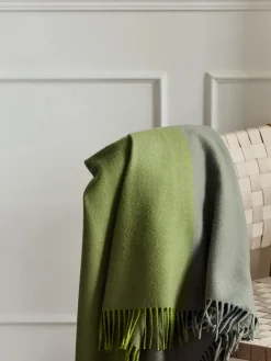 Secret Plaid, moss/seaweed fra Silkeborg Uldspinderi