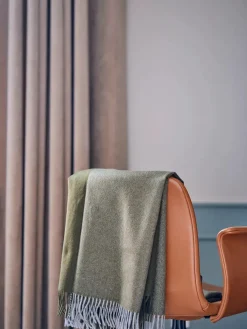 Secret Plaid, ocher/caramel fra Silkeborg Uldspinderi