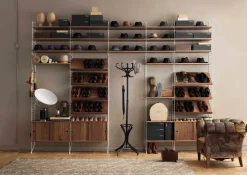 Skab m. Skydelåger fra String