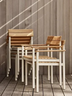 Skagerak Pelagus Armstol, light ivory fra Fritz Hansen