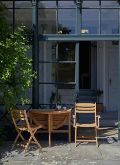 Skagerak Selandia Sæt, 2 stole og Ø 94 bord fra Fritz Hansen