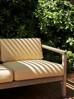 Skagerak Virkelyst 3 pers. Sofa, Golden Yellow Stripe fra Fritz Hansen