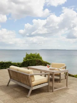 Skagerak Virkelyst 2 pers. Sofa, Honey Yellow fra Fritz Hansen