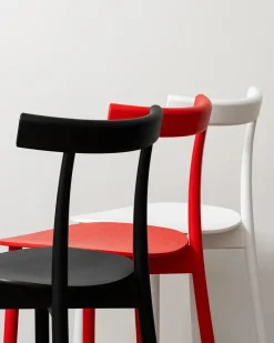 Skinny wooden chair, ash/red fra Nine