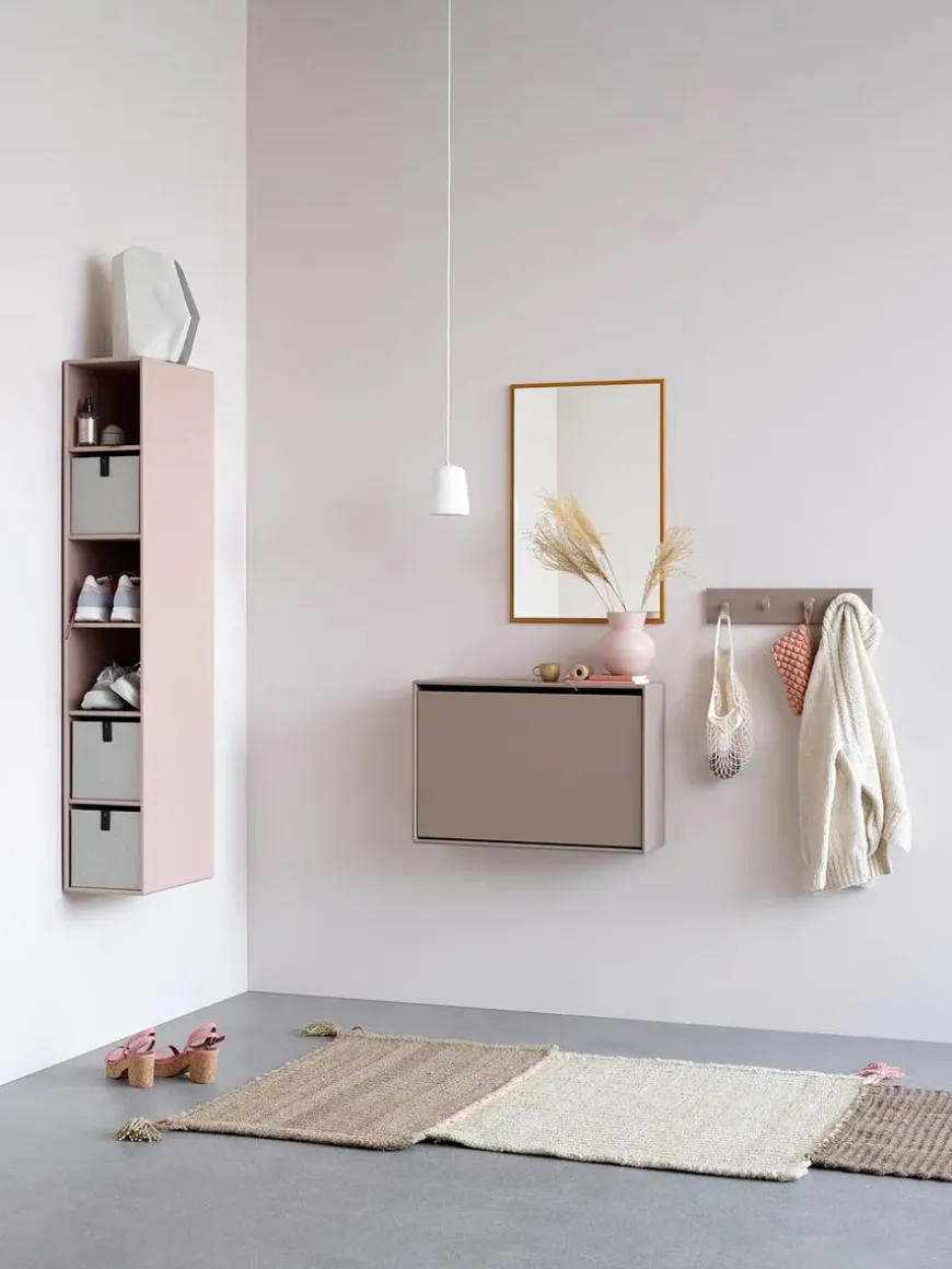 Skoskab, dybde 30 cm fra Montana